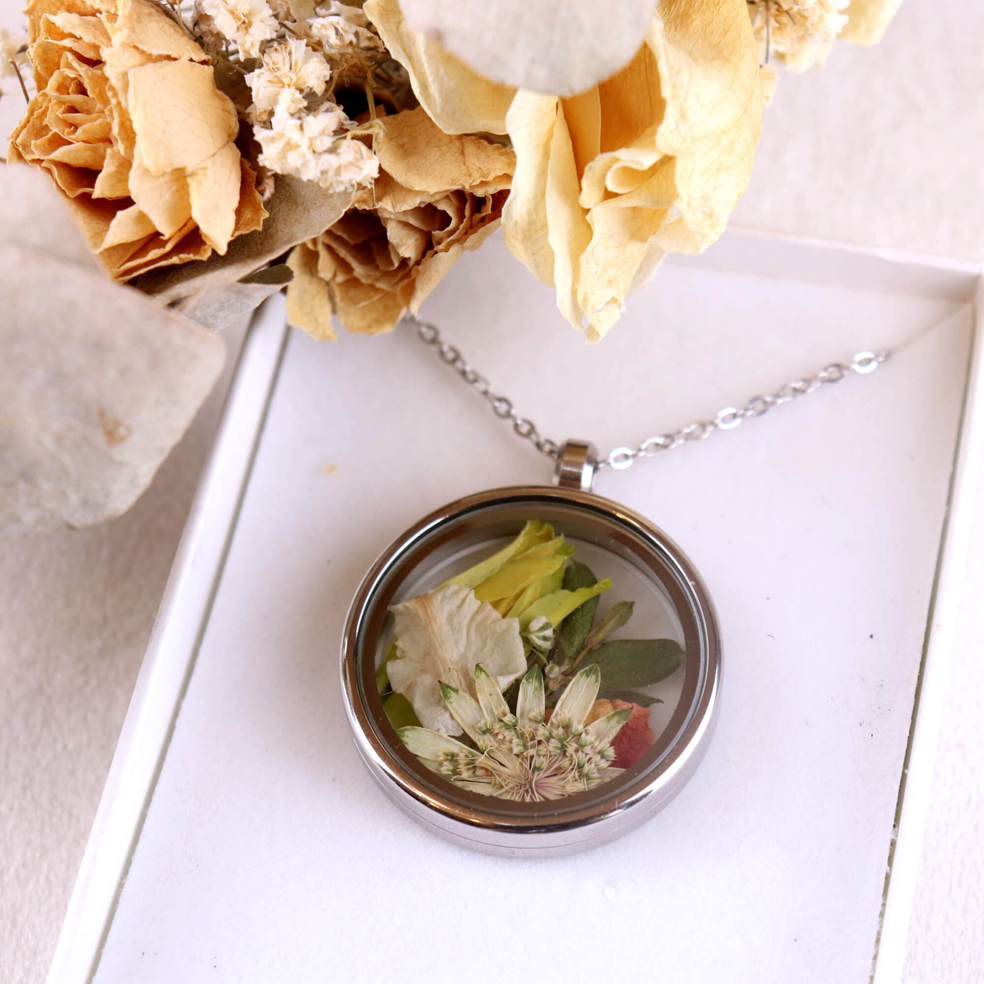 Silver necklace with your flowers