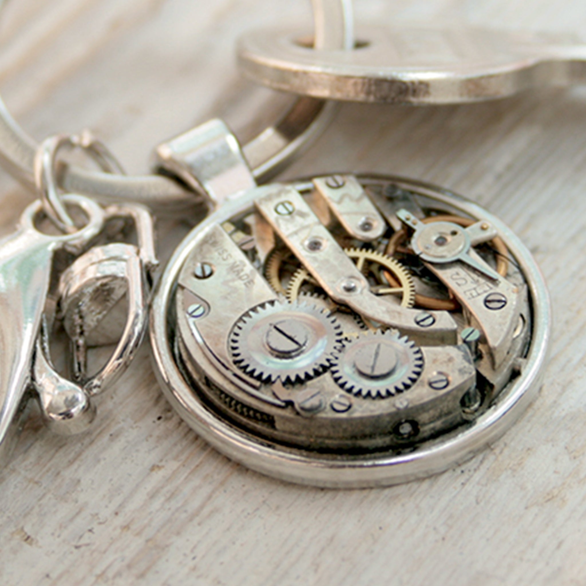 Steampunk keyring for car keys