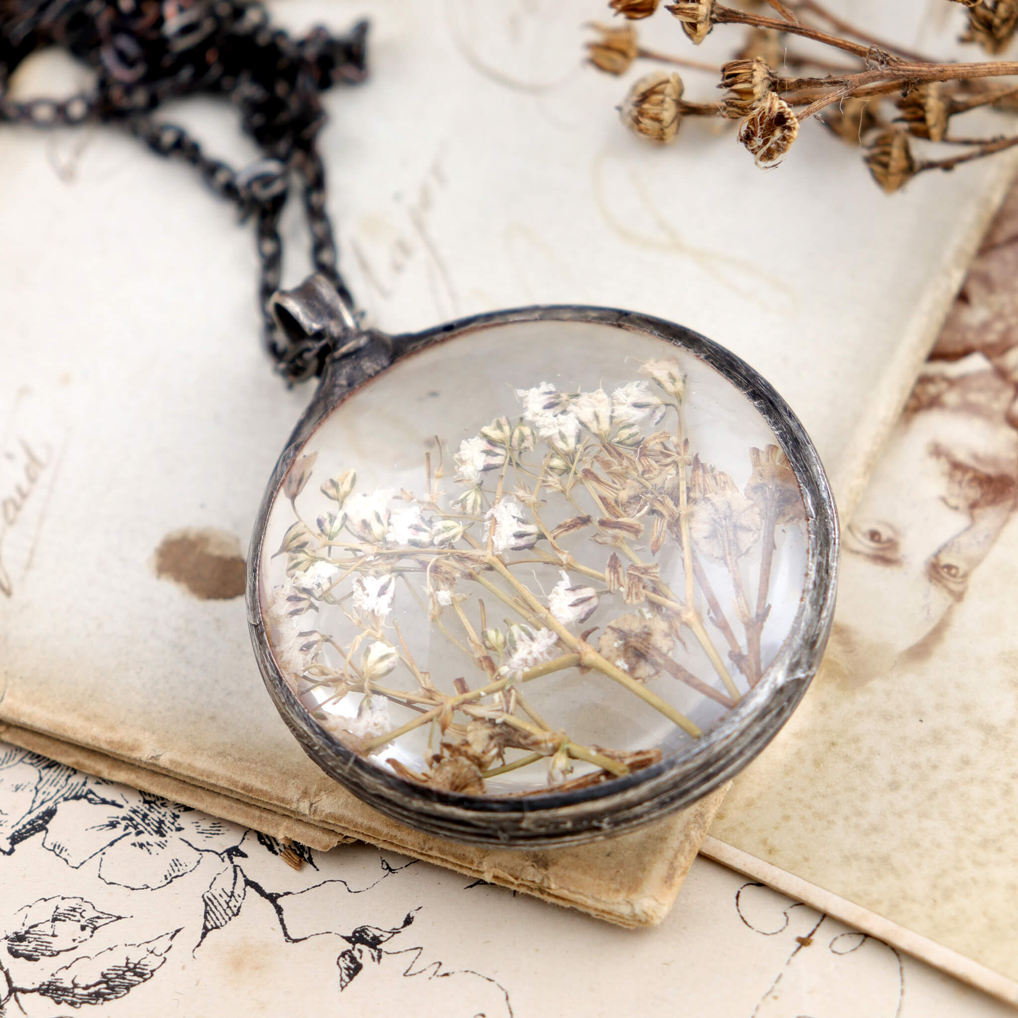 www. - Dried Flowers Vintage Long Chain Crystal Round Pendant  Necklace*