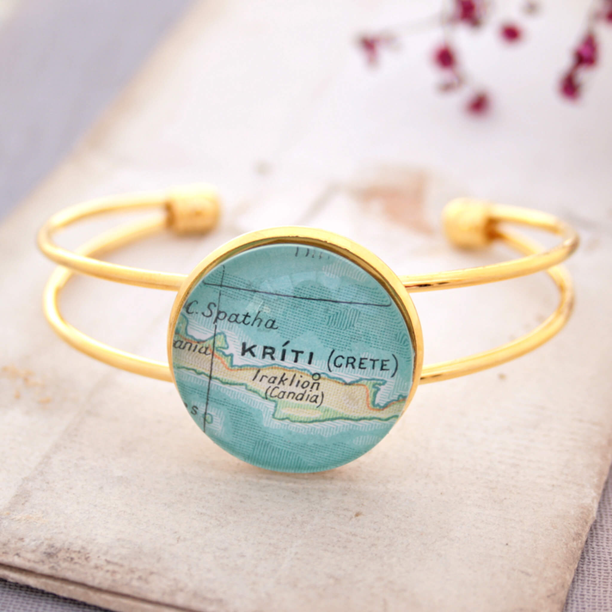 Gold bangle bracelet with geographical map of Kriti